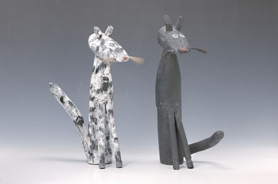 Heinz Mewius, 1939-2000, 2 Katzenskulpturen, Holz, bemalt, am Boden signiert, ca. 38 bzw. 41cm