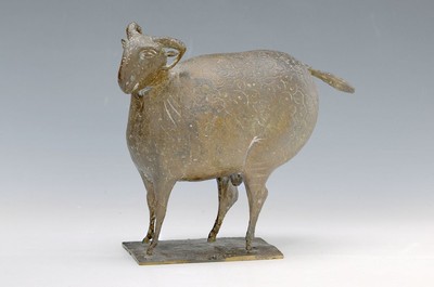 Elia Ajolfi, 1916 Bergamo - 2001 San Pellegrino, Ariete, Bronzeskulptur, am Sockel signiert, bekannt für seine Tierdarstellungen, ca. 21 x 23 cm ...