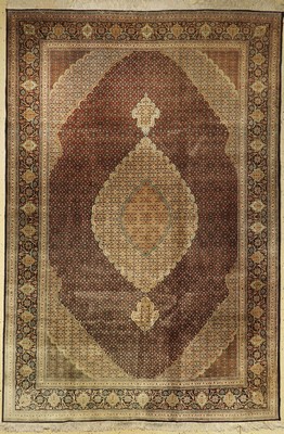 Täbriz fein, Persien, ca. 50 Jahre, Korkwolle mit Seide, ca. 293 x 198 cm, (verblasst), EHZ: 2