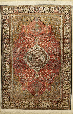 Ghom Seide, Persien, ca. 60 Jahre, reine Naturseide, ca. 157 x 105 cm, EHZ: 2, neue Fransen