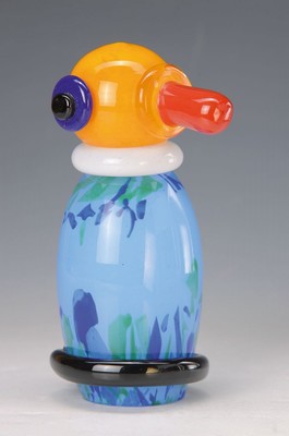 Otmar Alt,geb. 1940, Glasskulptur, farbloses Glas mit bunten Überfängen bzw. Einschmelzungen im Zwischenglas, am Boden signiert, H. ca. 18 cm