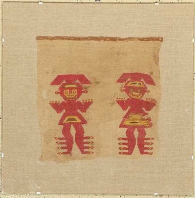 Huari Textil fragment, Peru, 6.bis 12.Jhd, ca. 75 x 75 cm, (unter Plexiglas) Textil größe, ca, 50 x 50 cm