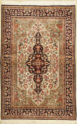 Ghom Seide alt, Persien, ca. 60 Jahre, reine Naturseide, ca. 160 x 106 cm, EHZ: 2