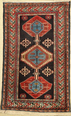 Kazak alt, Kaukasus, um 1940, Wolle auf Wolle, ca. 212 x 133 cm, EHZ: 3