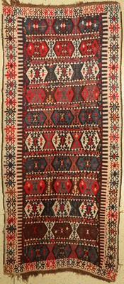 Anatol Kelim antik, Türkei, um 1910, Wolle auf Wolle, ca. 318 x 135 cm, (mehrere kleine Löcher)