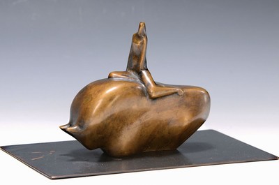Will Brüll, 1922 Viersen - 2019 Meerbusch, Bronzeskulptur Europa auf dem Stier, auf bronzierter Kupferplatte, Bronze mongramiert, Unterseite ...