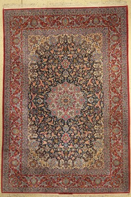 Esfahan fein Sign(Nawabi), Persien, ca. 50 Jahre, Korkwolle mit und auf Seide, ca. 288 x 195 cm, EHZ: 2, (verblaßt)
