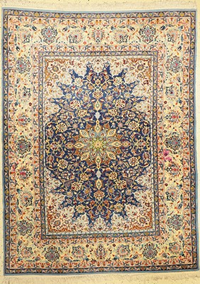 Esfahan fein, Persien, ca. 60 Jahre, Korkwolle mit und auf Seide, ca. 206 x 156 cm,EHZ: 2, (2 stellen verfärbt)