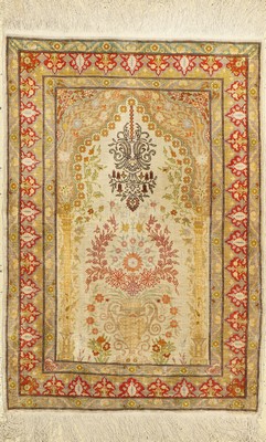 Hereke Seide fein, Türkei, um 1950, reine Naturseide, ca. 102 x 72 cm, EHZ: 3