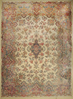 Kerman Lawar alt, Persien, um 1950, Wolle auf Baumwolle, ca. 360 x 268 cm, Reinigungsbedürftig, EHZ: 2