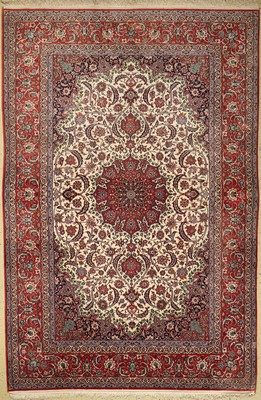 Esfahan fein, Persien, ca. 50 Jahre, Korkwolle mit und auf Seide, ca. 304 x 205 cm,EHZ: 2