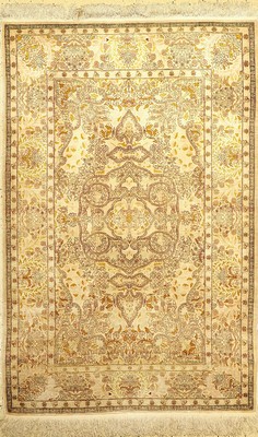 Hereke Seide fein Signiert, Türkei, ca. 60 Jahre, reine Naturseide, ca. 166 x 110 cm, EHZ: 3