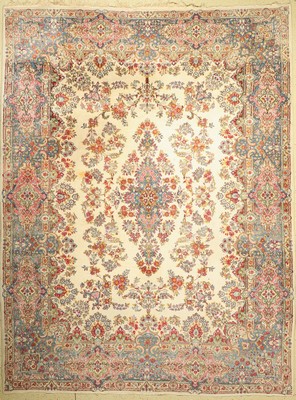 Kerman Lawar, Persien, um 1950, Wolle auf Baumwolle, ca. 356 x 270 cm, EHZ: 2, (Flecken)