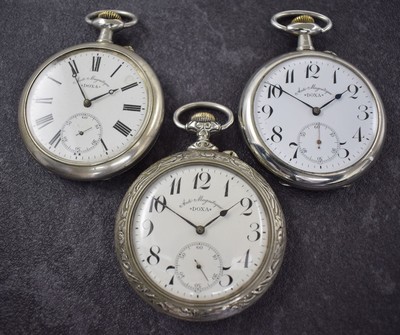 3 DOXA große offene Taschenuhren, Schweiz um 1900, Kronenaufzug, Nickelgehäuse, Emailzifferbl. teils besch. m. arab. Zahlen, Stahlzeiger, ...