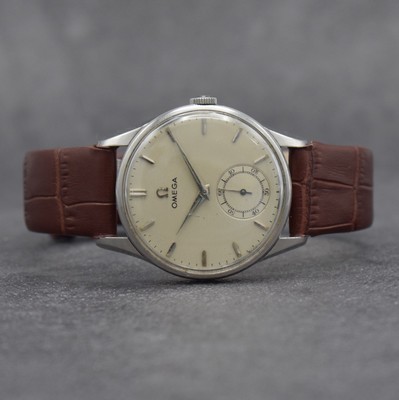 OMEGA Herrenarmbanduhr in Stahl Ref. 2800-1 P, Schweiz um 1955, Handaufzug, 3-teil. Geh., Boden & Glasrand aufgedr., Omega Krone, silb. Zifferbl. m. ...