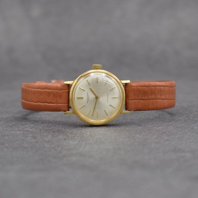 IWC seltene Damenarmbanduhr Ref. 2228 in GG 750/000 mit Kaliber 44, Schweiz um 1968, Automatik, massives Goldgeh. m. geschr. Boden, silb. Zifferbl. ...