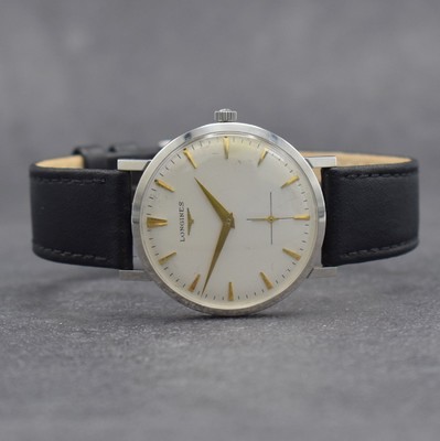 LONGINES Herrenarmbanduhr in Stahl Ref. 8236 1, Schweiz um 1961, 3-teil. Gehäuse, Boden & Glasrand aufgedr., orig. Krone, silb. Zifferbl. m. aufges. ...