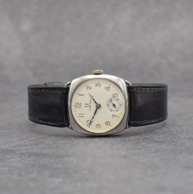 OMEGA frühe Armbanduhr in Silber, Schweiz um 1925, Handaufzug, 3-tlg. Carré-Cambré Geh., Boden & Glasrand aufgedr., silb. Zifferbl. m. gold. arab. ...