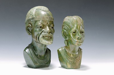 Naboth Kudzunga und C. Ukama, Simbabwe, zeitgenössische Künstler, 20. Jh., sog. Shona-Art, zwei Ahnenköpfe: Häuptlingskopf und Kopf einer Frau, ...