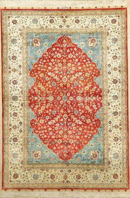 Hereke Seide ein, China, ca. 30 Jahre, reine Naturseide, ca. 180 x 126 cm, EHZ: 2