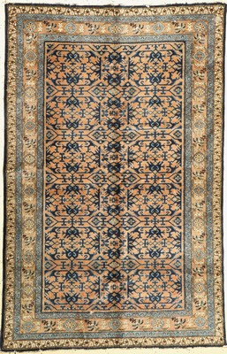 Turkestan alt, um 1920/1930, Wolle auf Baumwolle, ca. 211 x 136 cm, Mottenfraß, EHZ: 3