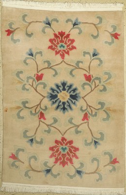 Nepal alt, ca. 50 Jahre, Wolle auf Baumwolle, ca. 178 x 123 cm, EHZ: 2, (Flecken)
