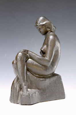 Unbekannter Künstler, Bronzefigur, sitzender Akt, unsign., ca. 25x18x14 cm