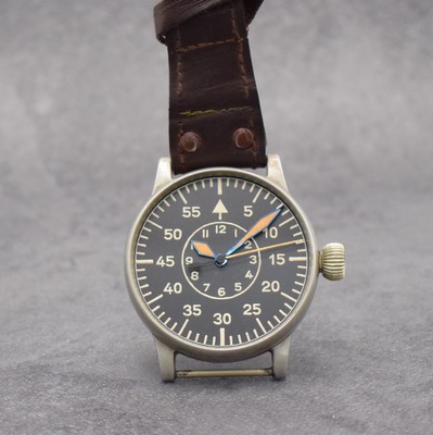 A. LANGE & SÖHNE Flieger B-Uhr FL 23883, Deutschland um 1940, Handaufzug, grau lack. Stahlgeh. Bauart & Hersteller: A. Lange & Söhne, Boden & ...