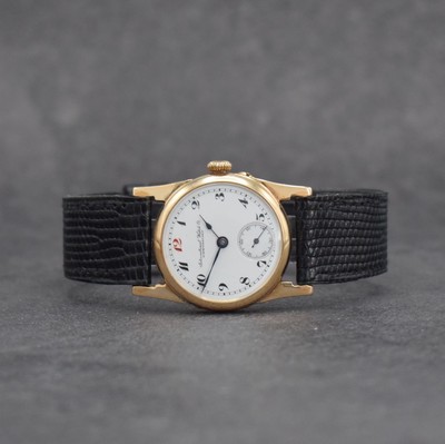IWC seltene frühe Armbanduhr in RoseG 585/000, Schweiz um 1915, Handaufzug, glattes Scharniergeh., Bandanst. später, Zeigerstellung über Drücker ...