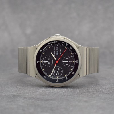 IWC Porsche Design Herrenarmbanduhr mit Chronograph Referenz 3702, Automatik, matt. Titangeh. inkl. Gliederband mit Faltschl., 30 Min.- & 12 ...