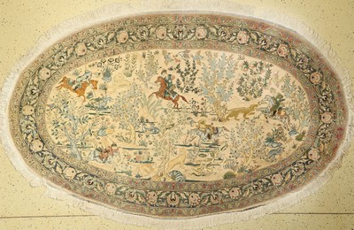 Täbriz fein (50 Raj), Persien, ca. 60 Jahre, Korkwolle mit Seide, ca. 255 x 155 cm, Mottenfraß und verblaßt
