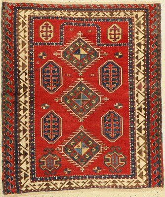 Borchalu Gebetsteppich antik, Kaukasus, um 1900, Wolle auf Wolle, ca. 136 x 120 cm, EHZ: 3(beide Seiten verkürzt)