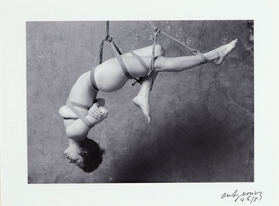 Craig Morey, 1952 Fort Wayne/USA, Aktfotografie, handsigniert, dat., rückseitig mit Zertifikat, dieses nochmals signiert, unter Glas, PP., Rahmen ...