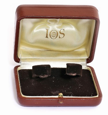 PATEK PHILIPPE IOS sehr seltene Armbanduhrbox, Schweiz um 1970, Originalzustand, braunes Leder, gut erhalten, M. ca. 51 x 108 x 84 mm, in ...