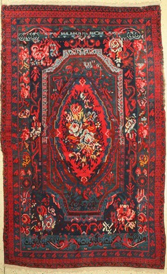 Karabagh alt, Türkei, um 1930, Wolle auf Wolle, ca. 240 x 153 cm, Leichte Gebrauchsspuren, Ränder stark zerschlissen