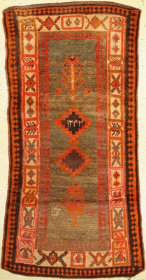 Kordi Dorfteppich, Türkei, ca. Datiert um 1920 , Wolle auf Wolle, ca. 190 x 100 cm, leichte Gebrauchsspuren