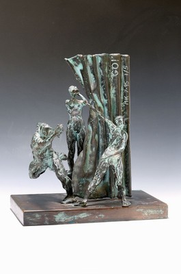Monogrammist MIK, datiert 7.95, Bronzeskulptur, betitelt Go !, drei Figuren in dynamischer Bewegung, num. 1/5, H. ca. 40cm
