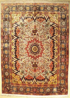 Seiden Täbriz fein , Persien, um 1930, reine Naturseide, seltener grüngrundiger Seiden Täbriz in hochwertiger Qualität, ca. 398 x 296cm, ...