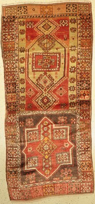 Yürük alt, Türkei, um 1940, Wolle auf Wolle, ca. 236 x 108 cm, Leichte Gebrauchsspuren