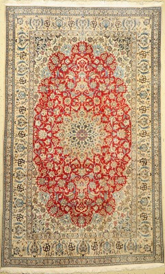 Nain fein,(9 La), Persien, ca. 60 Jahre, Korkwolle mit Seide, ca. 330 x 206 cm, verfärbt und Fleckig
