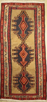 Bachtiar Kelim, Persien, ca. 60 Jahre, Wolle auf Baumwolle, ca. 300 x 150 cm, verschmutzt