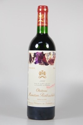 1 Flasche Chateau Mouton Rothschild 1992, Pauillac, Premier Grand Cru Classe, ca. 75cl, 12.5% vol., Füllstand into neck, unverkostet, ...