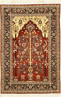 Hererke Seide fein, China, ca. 40 Jahre, reine Naturseide, ca. 97 x 63 cm, ca. 1,7 Mio.Kn/qm, guter Zustand