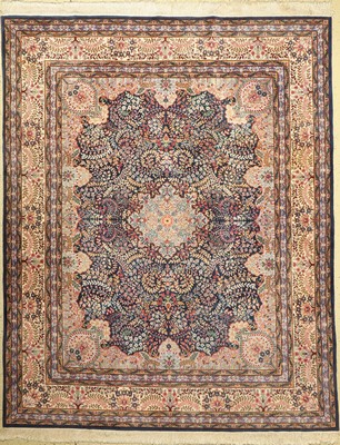 Kerman Kork fein, China, ca. 30 Jahre, Korkwolle, ca. 305 x 243 cm, guter Zustand
