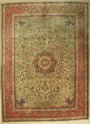Täbriz fein, Persien, ca. 50 Jahre, Korkwolle, ca. 410 x 303 cm, guter Zustand, leichter Mottenfraß am Rand, verschmutzt & verblaßt