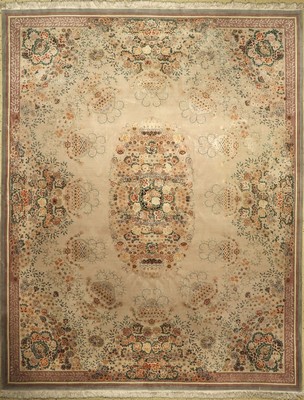 Täbriz fein (60 Raj), China, ca. 40 Jahre, Korkwolle mit und auf Seide, ca. 300 x 239 cm,guter Zustand, verschmutzt