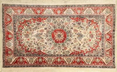 Hereke Seide fein, China, ca. 50 Jahre, reine Naturseide, ca. 155 x 92 cm, guter Zustand