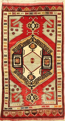Karapinar alt, Türkei, um 1960, Wolle auf Wolle, ca. 205 x 115 cm, Leichte Gebrauchsspuren