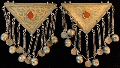 1 Paar Tekke Oberarmschmuck,(Buzband),antik Turkmenistan, um 1900, Silber,Teilvergoldet, Karneole,ca. 12 x 8 cm, guter Zustand