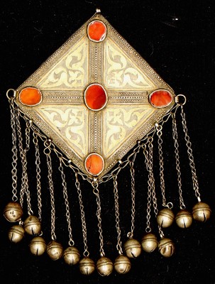 Tekke Brustschmuckplatte,(Göndschük),antik Turkmenistan, um 1900, Silber,Teilvergoldet, Karneole, ca, 15 x 15 cm, guter Zustand